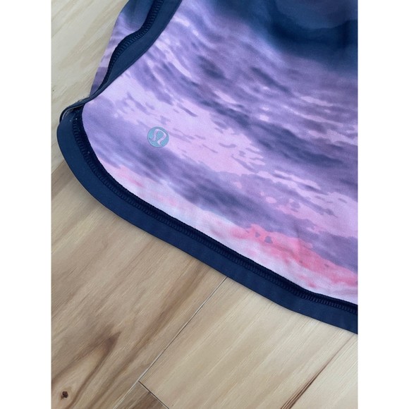 SUPER RARE Lululemon Beachscape Groovy Run Pink Purple Ombré Shorts Sz 8 unicorn - Picture 4 of 8